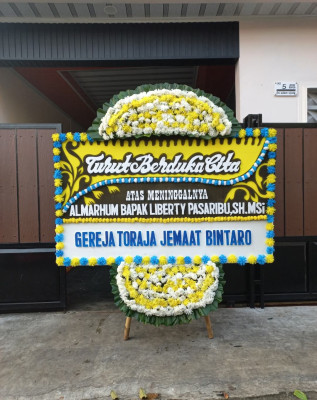 Papan Bunga Duka di Mayang Mangurai